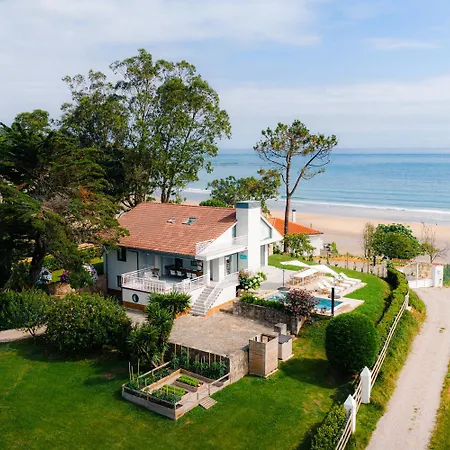 Willa Wishome-villa Con Acceso Privado A La Playa De Oyambre, Con Piscina, Comillas *