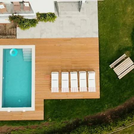 Villa Wishome-Villa con piscina en la orilla del mar con servicios de hotel