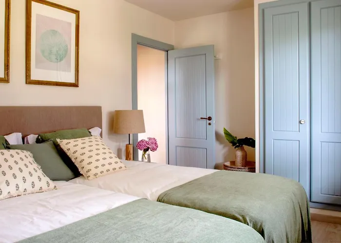 Villa Wishome-Villa con piscina en la orilla del mar con servicios de hotel San Vicente De La Barquera