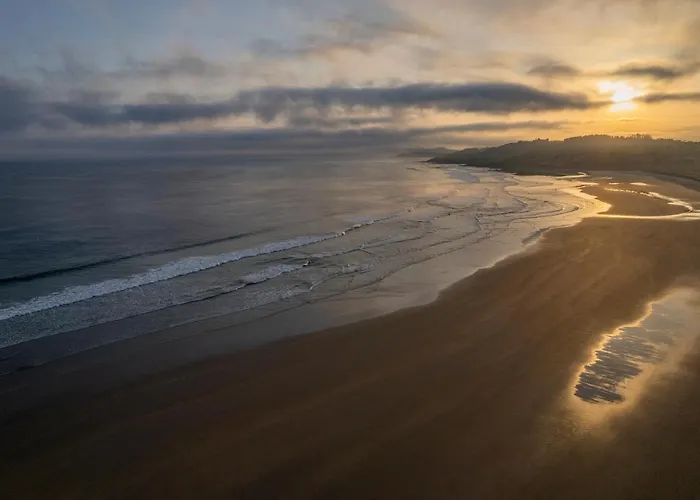 Wishome-Villa con piscina en la orilla del mar con servicios de hotel Villa San Vicente De La Barquera